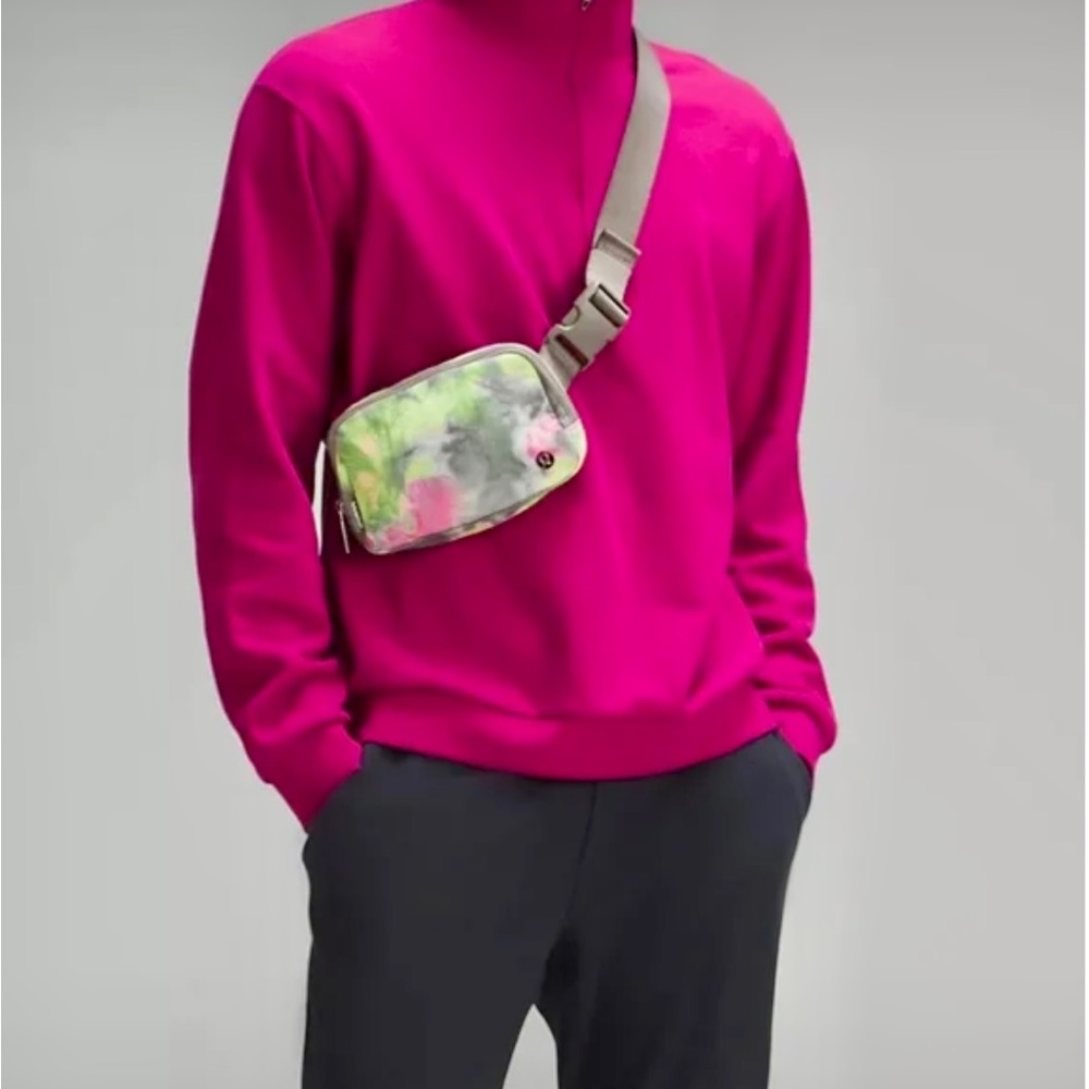 RARE Lululemon - Everywhere 1 Liter Belt Bag Hyper Dye Multi/Rover - NWT - Picture 3 of 12